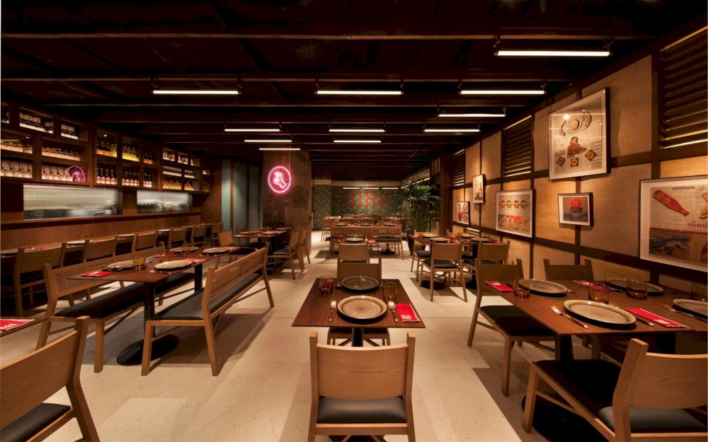 The place is also well-known for serving freshly made noodles, giving it a genuine taste of Hong Kong's culinary heritage